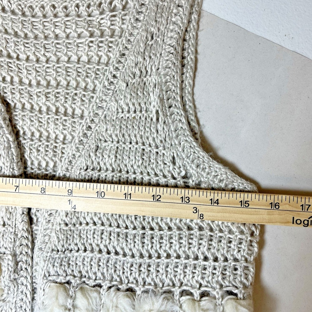 Boho Crochet Womens Vest Size Small Hippie Festival Fringe Embellished Faux Fur - Picture 4 of 6